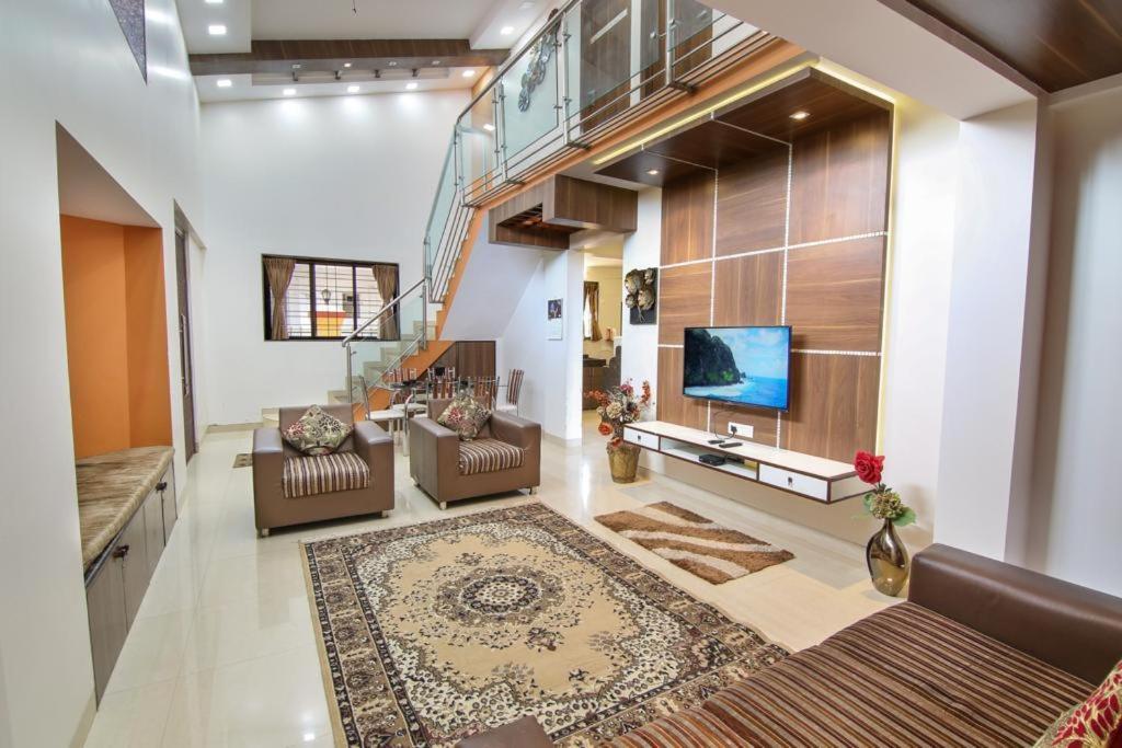 Titan Villa 판치가니 외부 사진